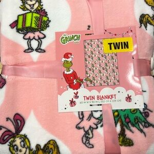 NEW PINK DR.SEUSS THE GRINCH TWIN BLANKET 60 x 90